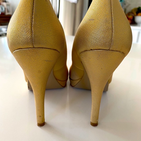 Nine West Gold Pumps 8.5 - Picture 4 of 9